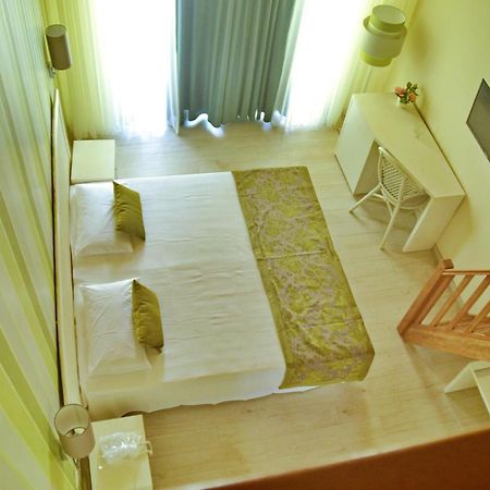 Ouril Hotel Julia Santa Maria Bagian luar foto