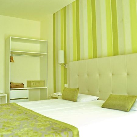 Ouril Hotel Julia Santa Maria Bagian luar foto