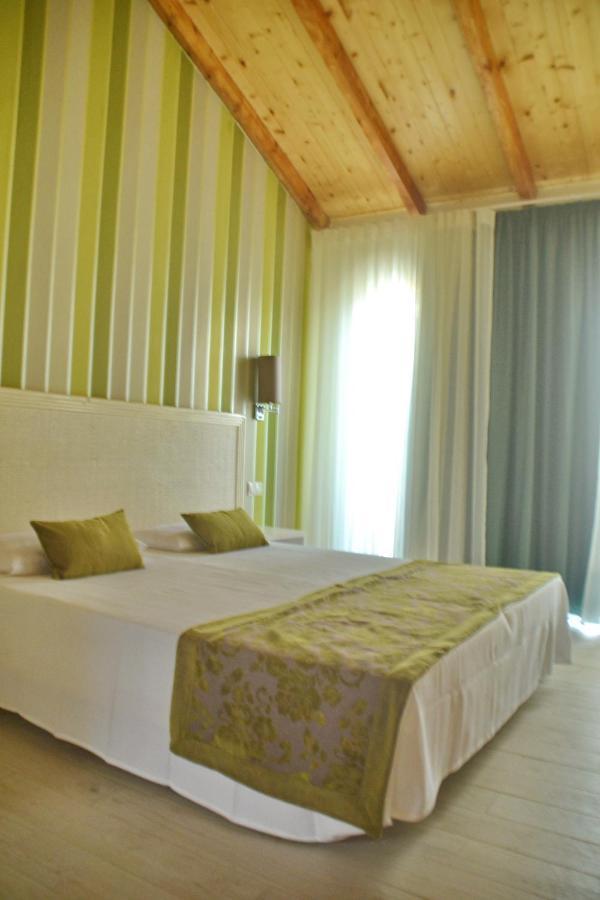Ouril Hotel Julia Santa Maria Bagian luar foto