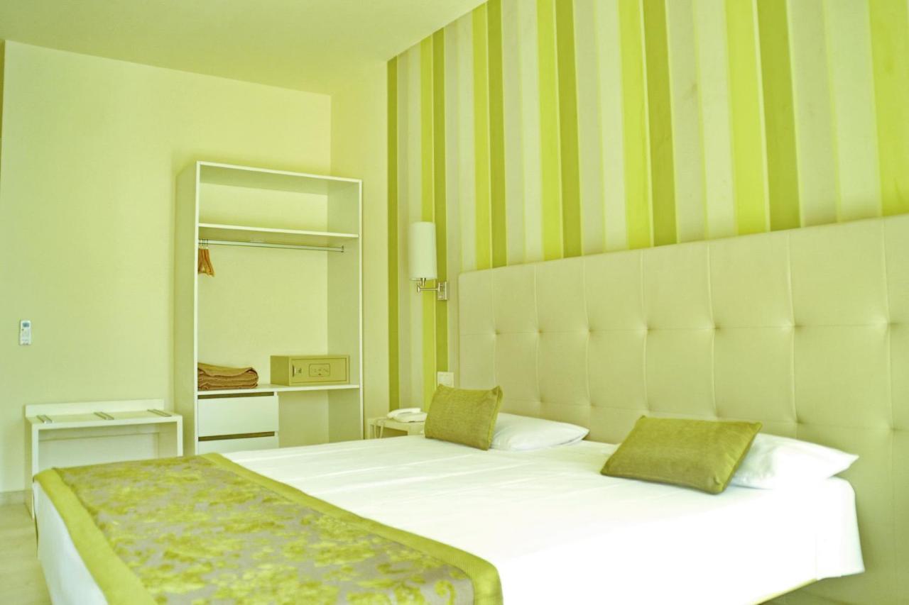 Ouril Hotel Julia Santa Maria Bagian luar foto