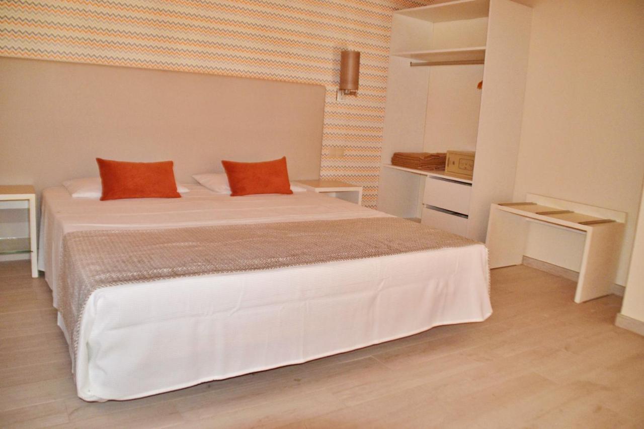 Ouril Hotel Julia Santa Maria Bagian luar foto