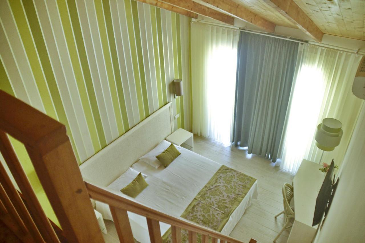 Ouril Hotel Julia Santa Maria Bagian luar foto