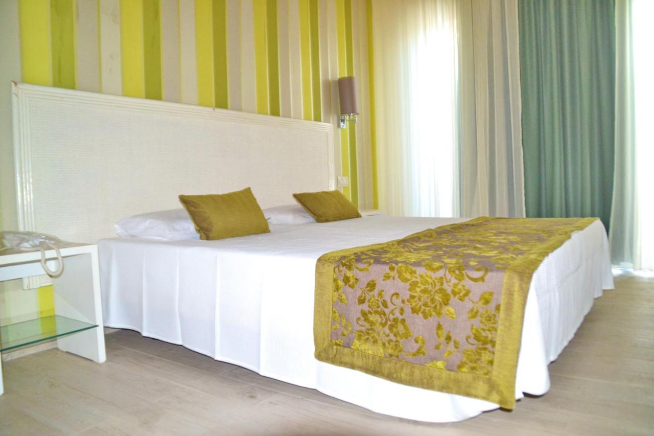 Ouril Hotel Julia Santa Maria Bagian luar foto