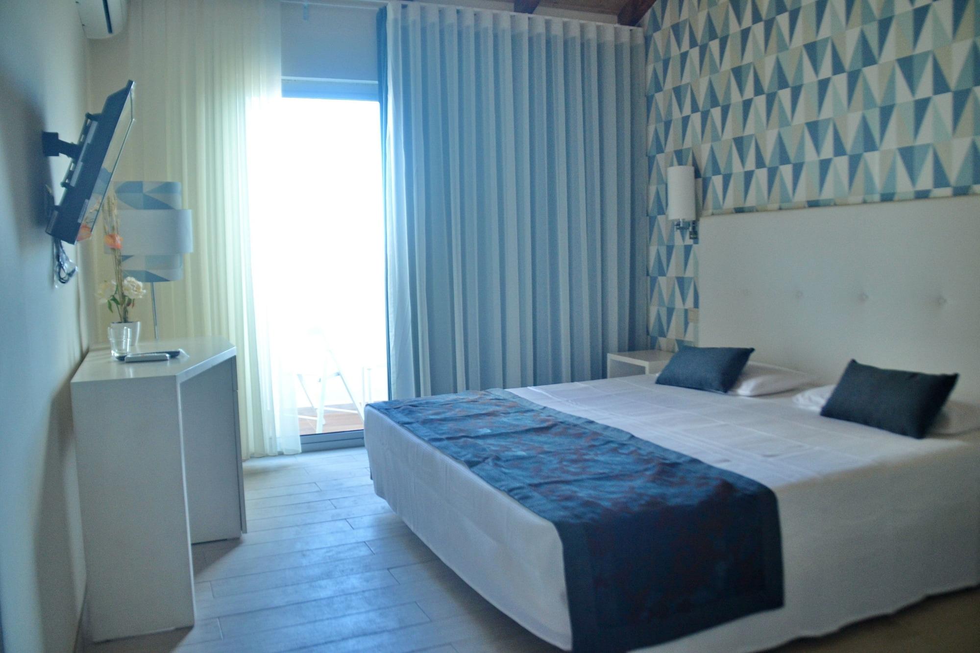Ouril Hotel Julia Santa Maria Bagian luar foto