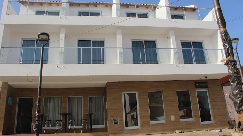Ouril Hotel Julia Santa Maria Bagian luar foto