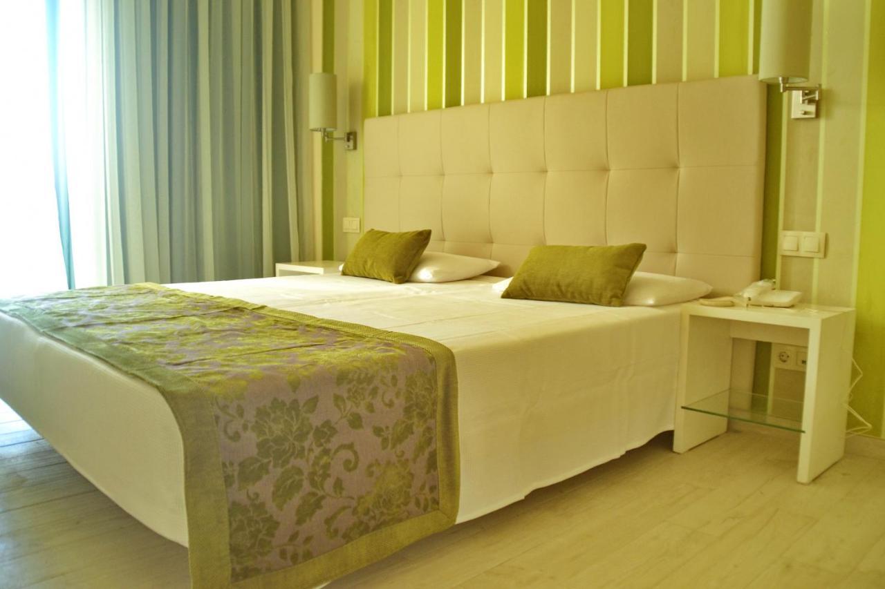 Ouril Hotel Julia Santa Maria Bagian luar foto