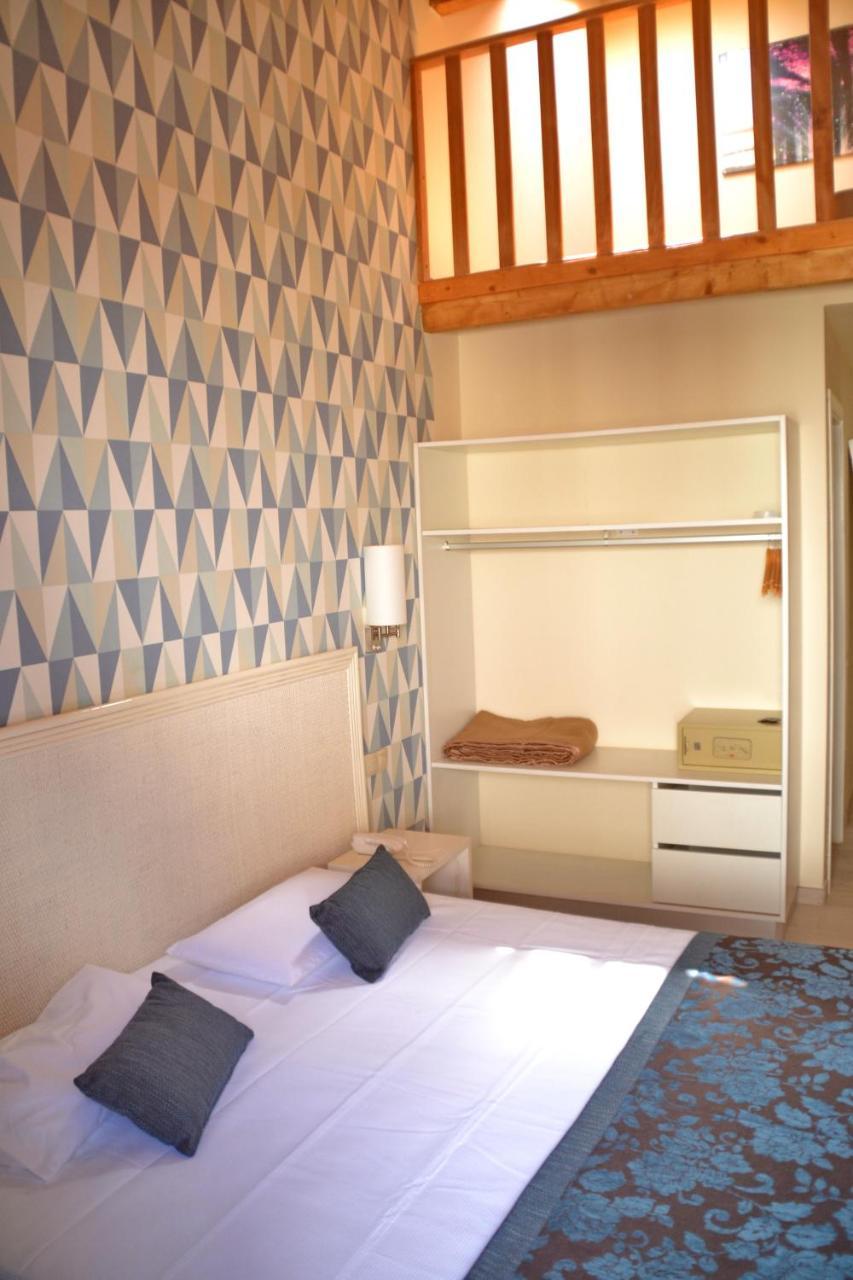 Ouril Hotel Julia Santa Maria Bagian luar foto