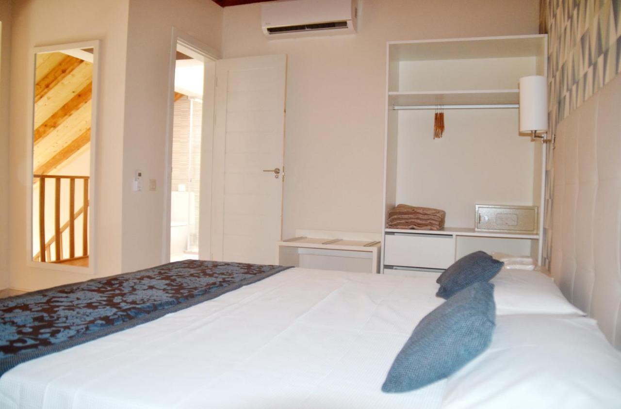 Ouril Hotel Julia Santa Maria Bagian luar foto