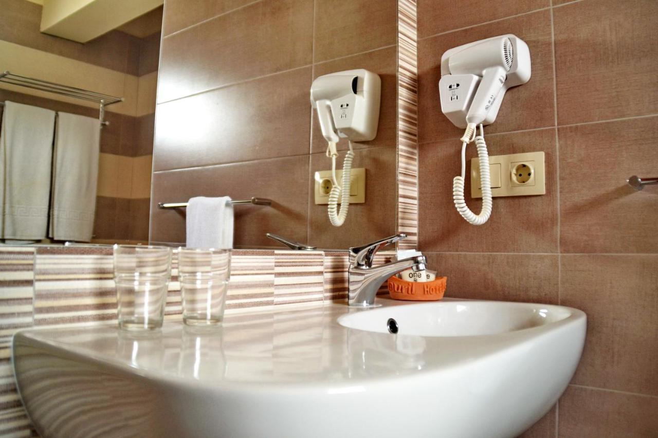 Ouril Hotel Julia Santa Maria Bagian luar foto